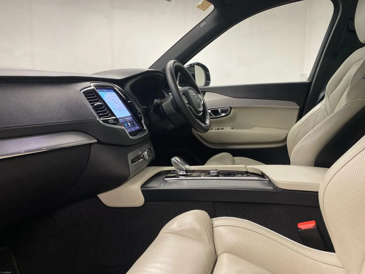 Volvo XC90 T8 PHEV 455hp Plus (Dark Theme) - Image 2