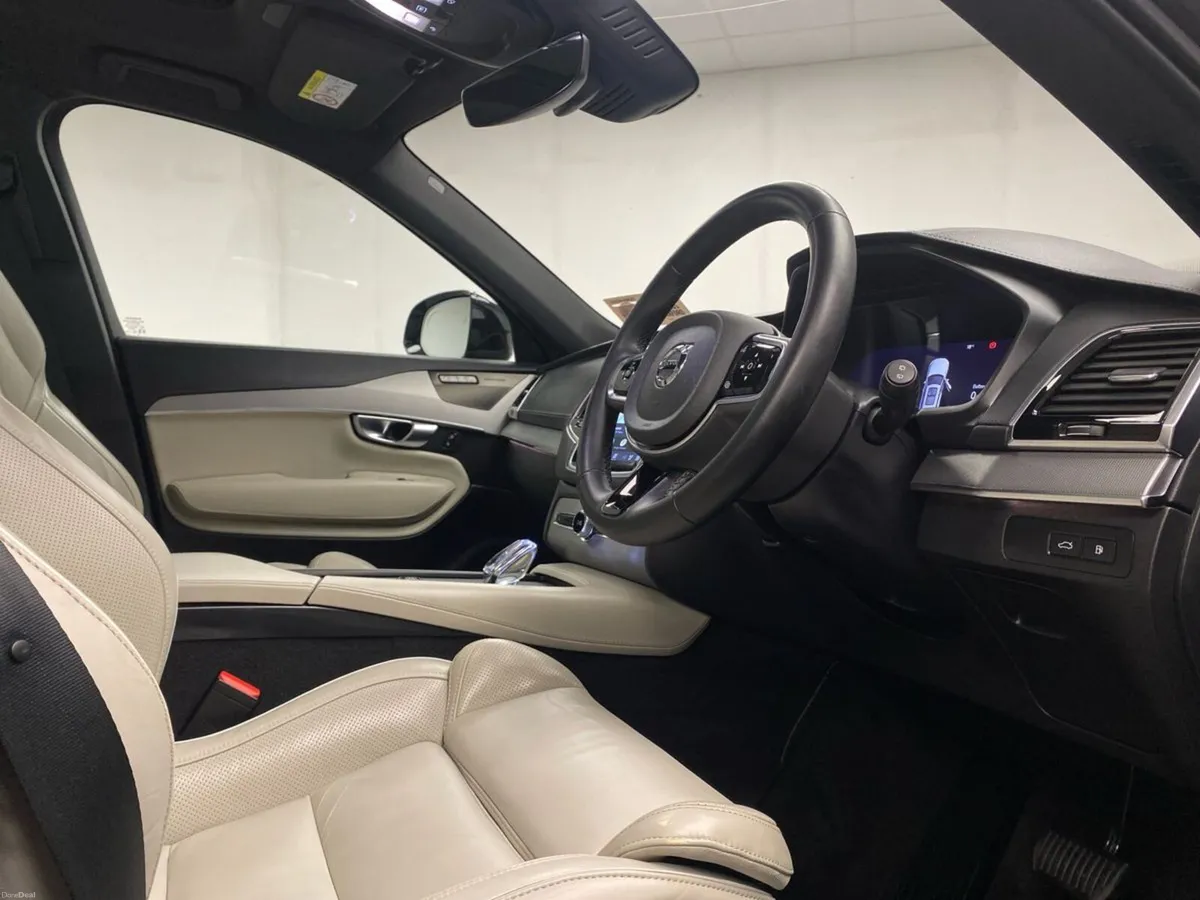 Volvo XC90 T8 PHEV 455hp Plus (Dark Theme) - Image 6