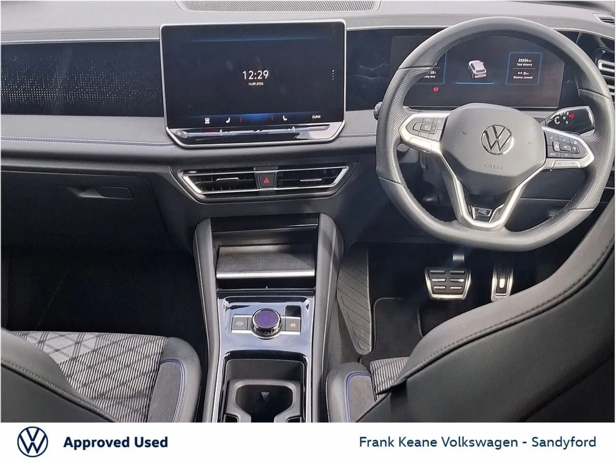 Volkswagen Tiguan *Pan Roof & Black Pack* 2.0 TDI - Image 2