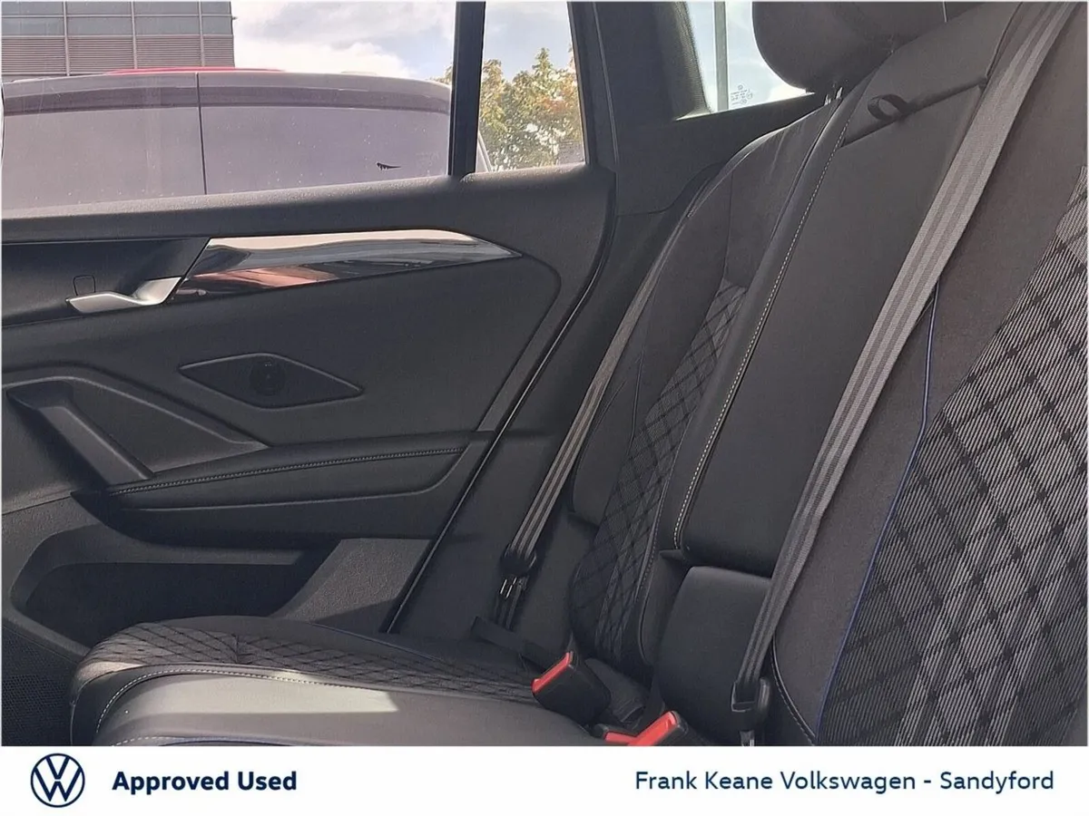 Volkswagen Tiguan *Pan Roof & Black Pack* 2.0 TDI - Image 5