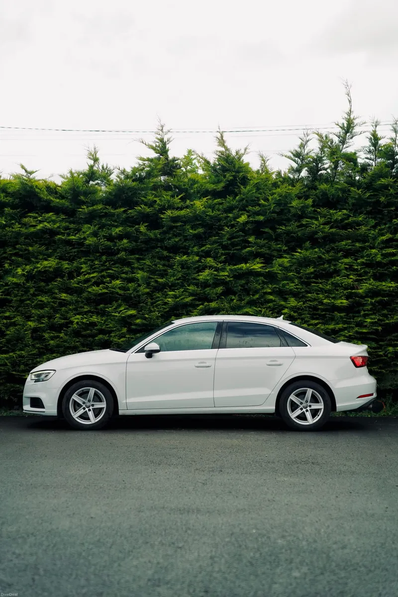 Audi A3 Sedan 1.4 TFSI 2017 - Image 2