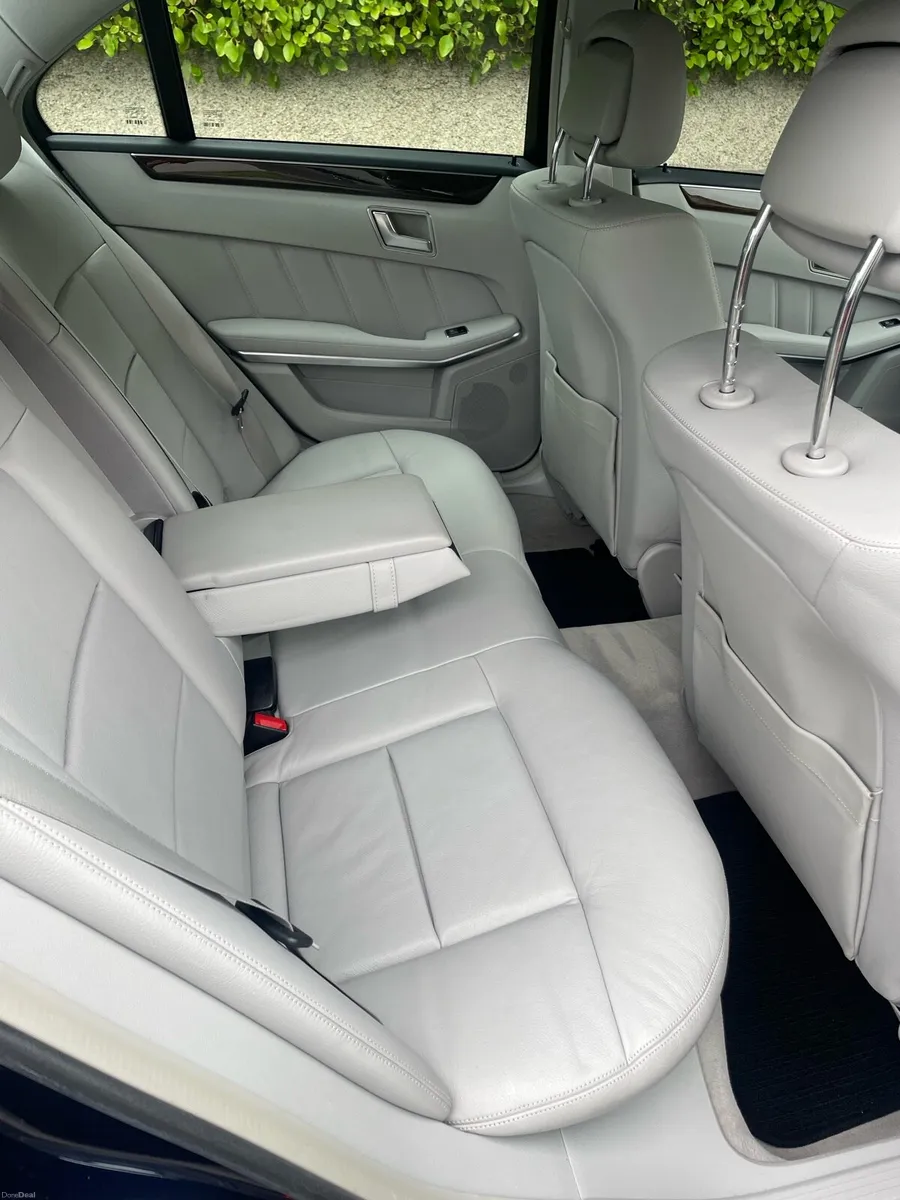 Mercedes E Class - Image 4