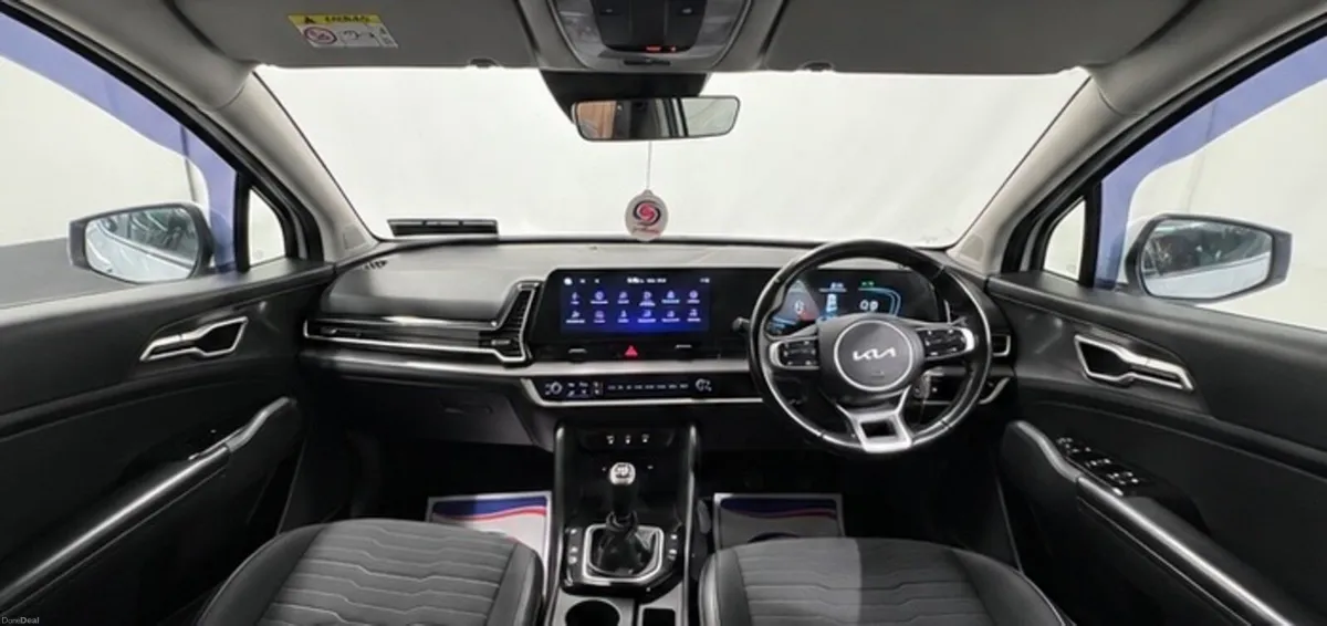 2023 Kia Sportage - Image 3