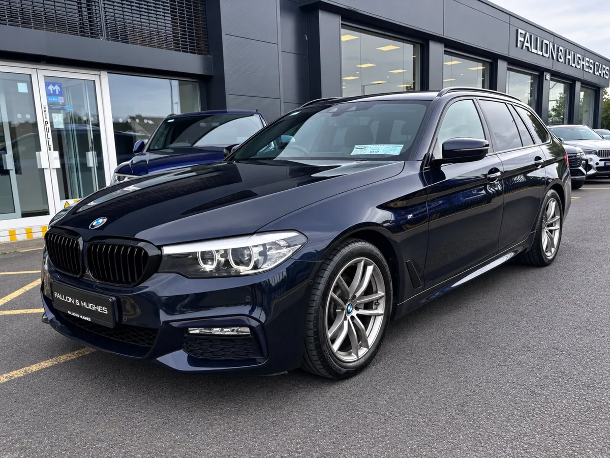 BMW 5 SERIES 520i M SPORT ESTATE AUTO // PETROL - Image 6
