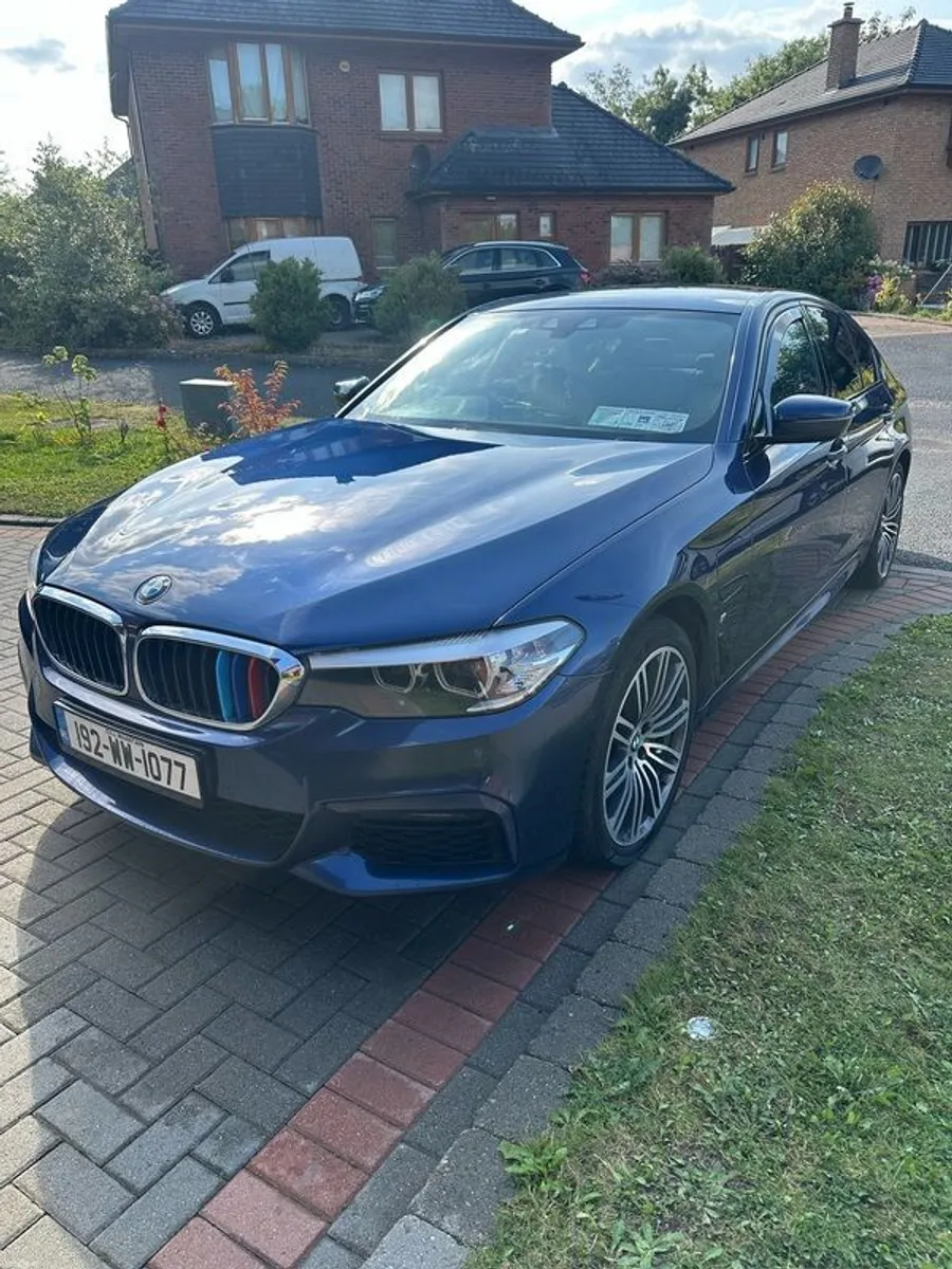 2019 Bmw 5-series - Image 2