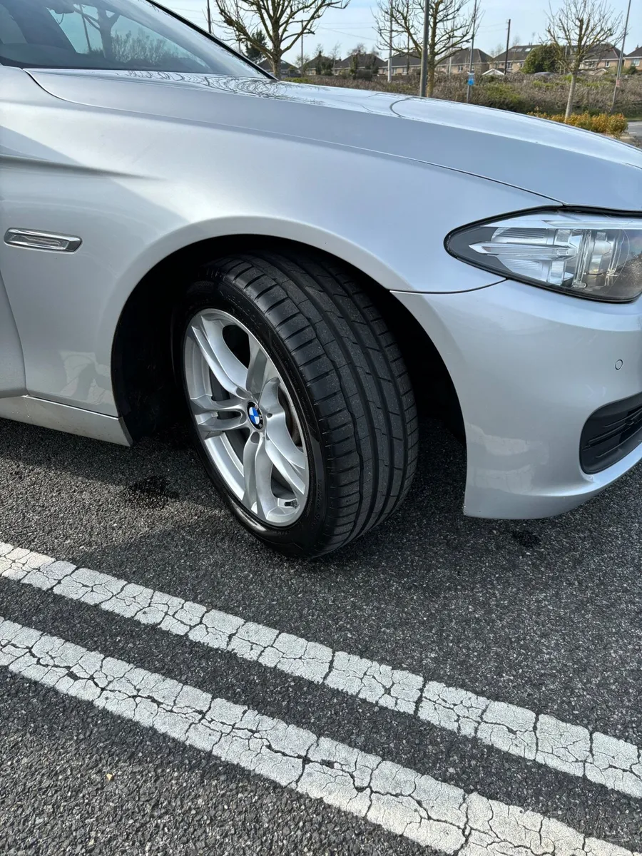 BMW 5-Series 2014 F10 LCI - Image 4