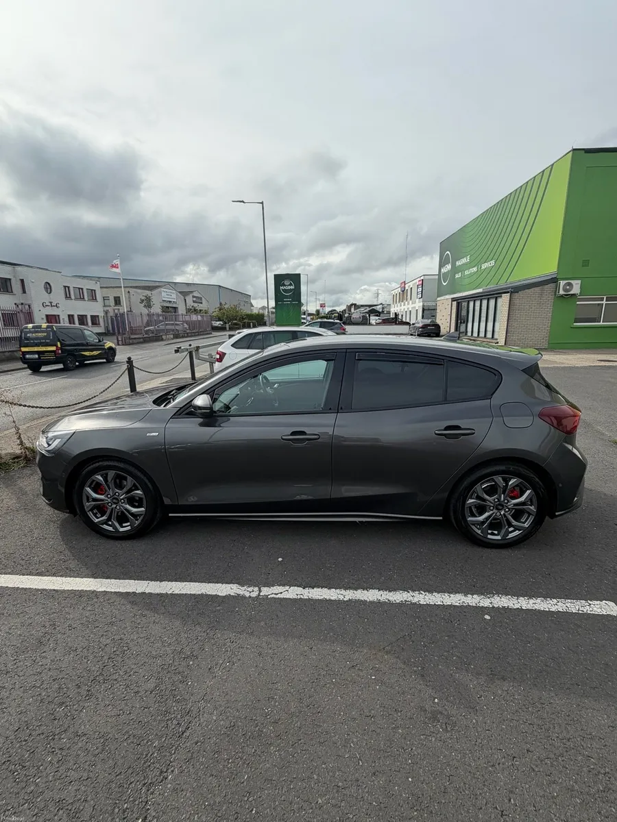 2025 Ford Focus ST Line - Image 3