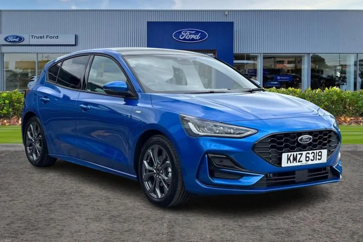 Ford Focus 1.0 EcoBoost Hybrid mHEV ST-Line 5dr ** - Image 1