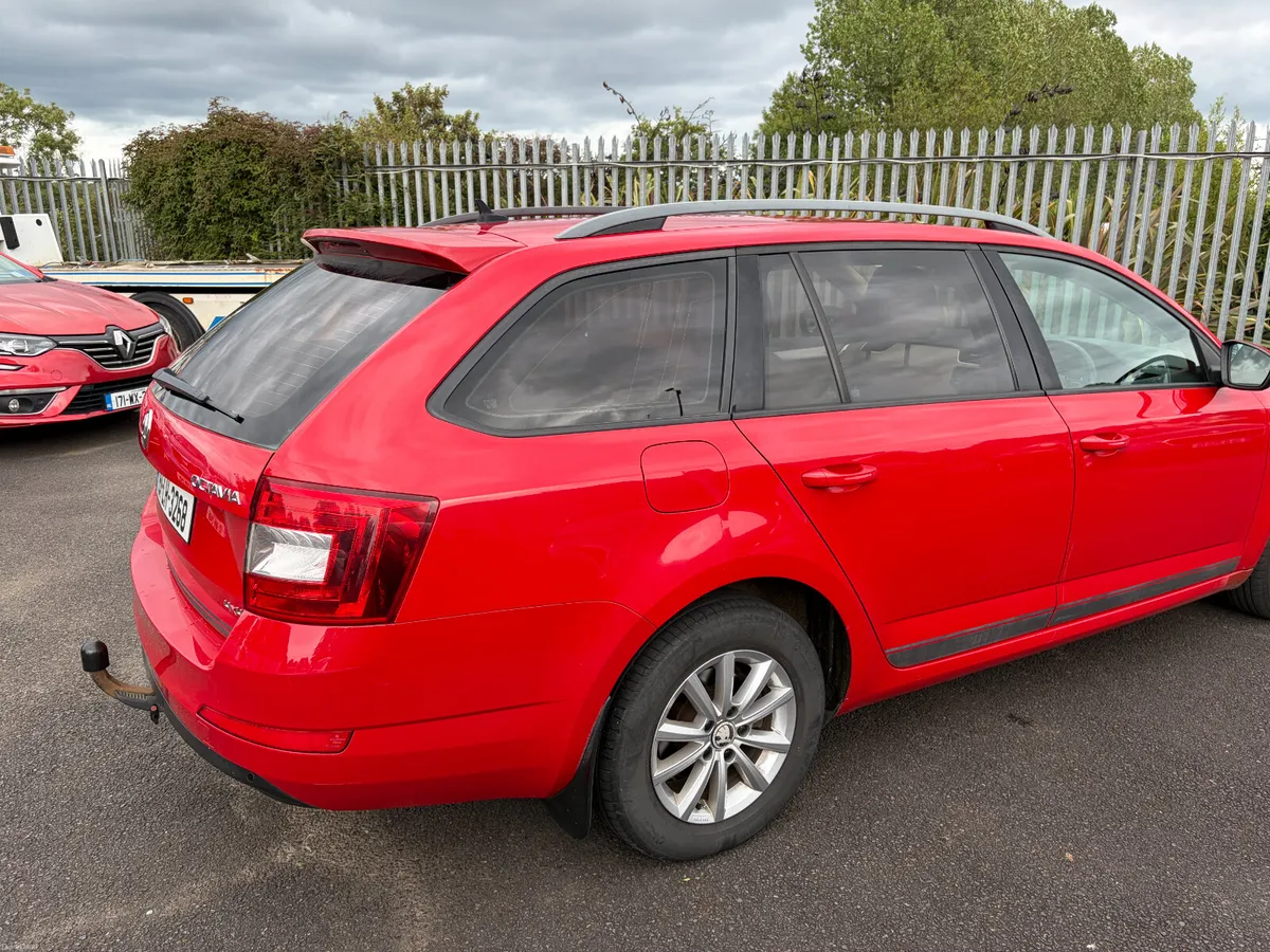 Skoda Octavia 2015, 1.6 TDI CR 105BHP 4X4 Elegance - Image 3