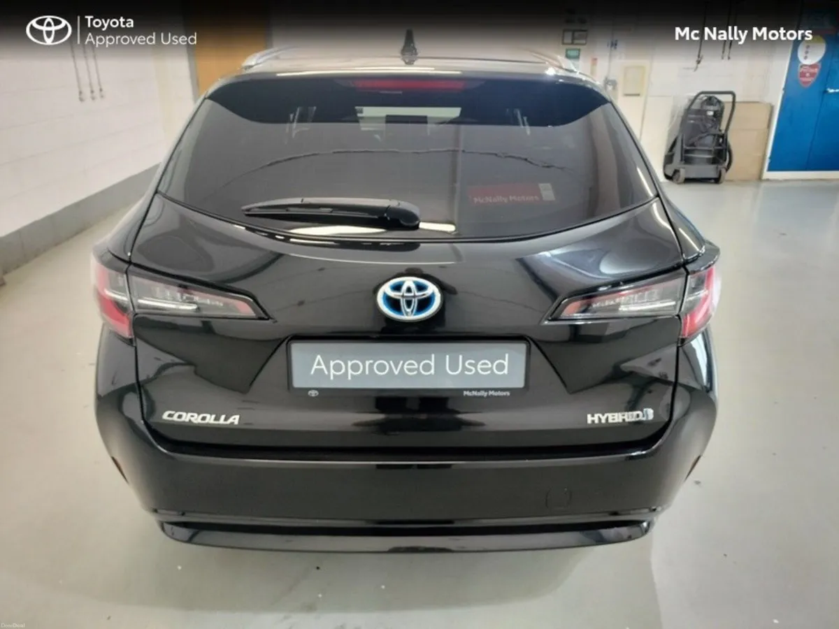 Toyota Corolla HYBRID SOL T/S TOURING SPORT - Image 4