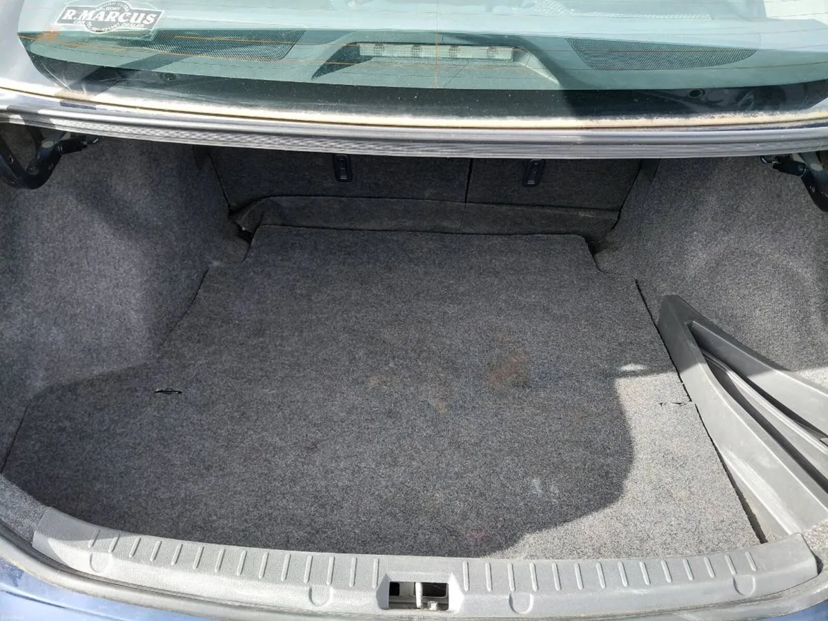 2010 Toyota corolla 1.3 petrol - Image 6