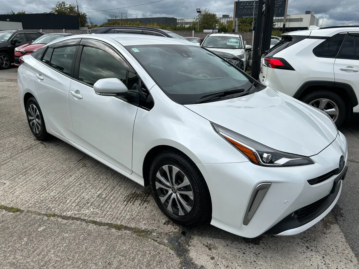 TOYOTA PRIUS 2022, 1.8 HYBRID AUTO LOW KM - Image 1