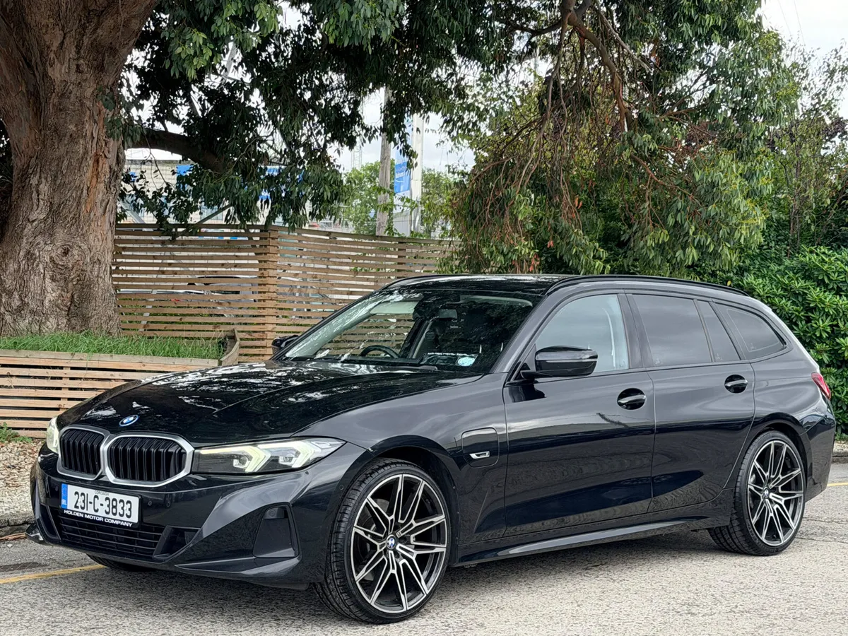2023 BMW 3-Series. SERVICE HISTORY. REAR CAMERA. - Image 2