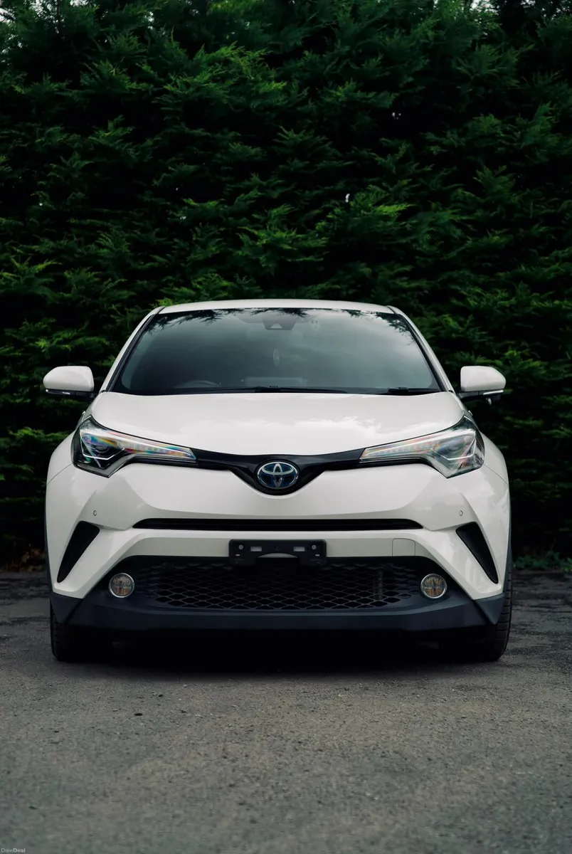 Toyota C-HR Hybrid 2017 | Stylish Hybrid SUV - Image 3