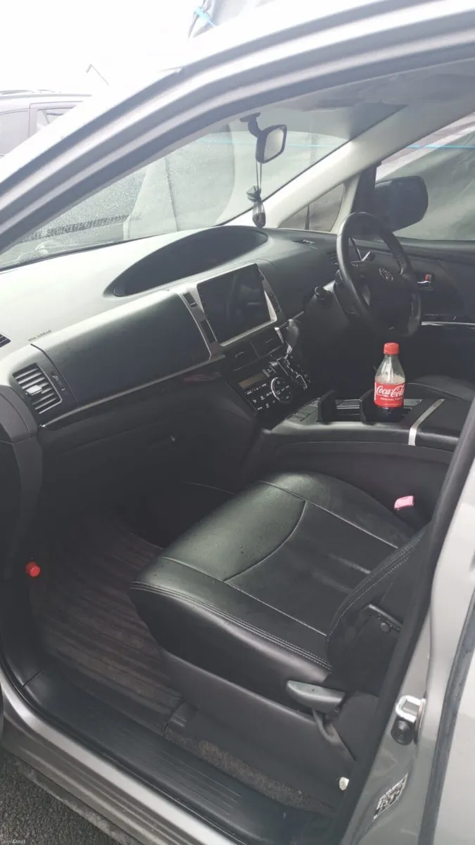 Toyota Estima 2012 - Image 2