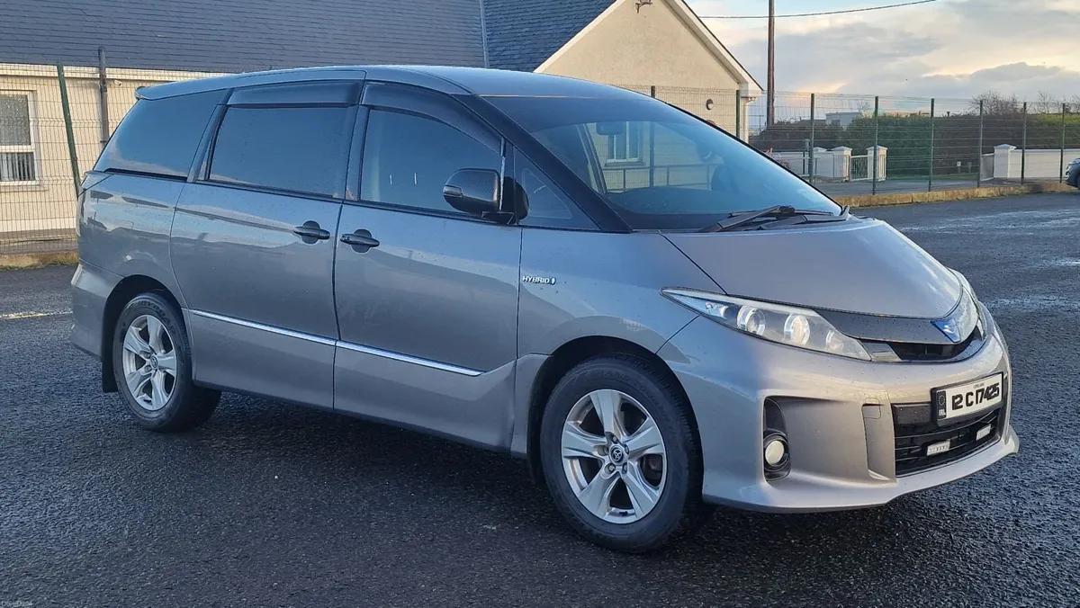 Toyota Estima 2012 - Image 4