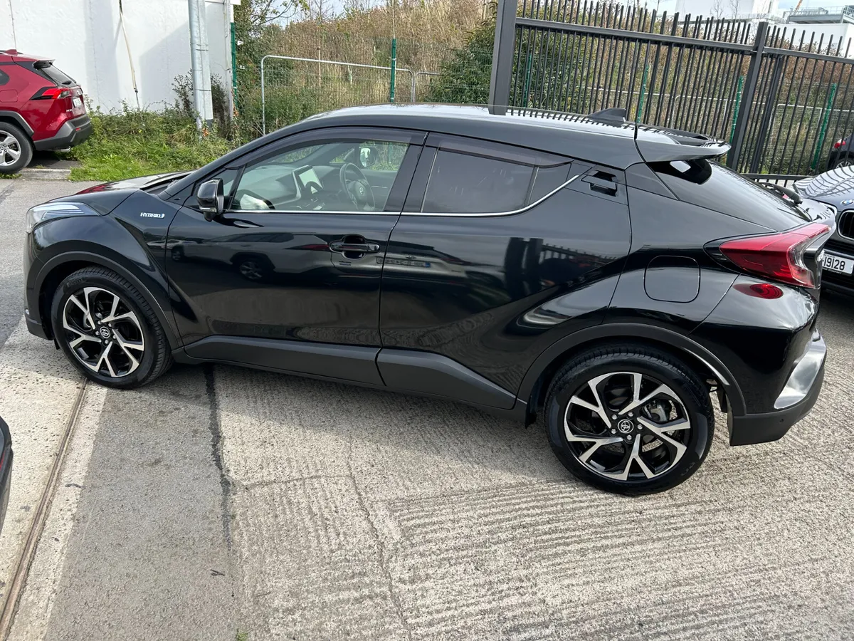 Toyota C-HR 2019, 1.8 HYBRID AUTO LOW KM HIGH SPEC - Image 4