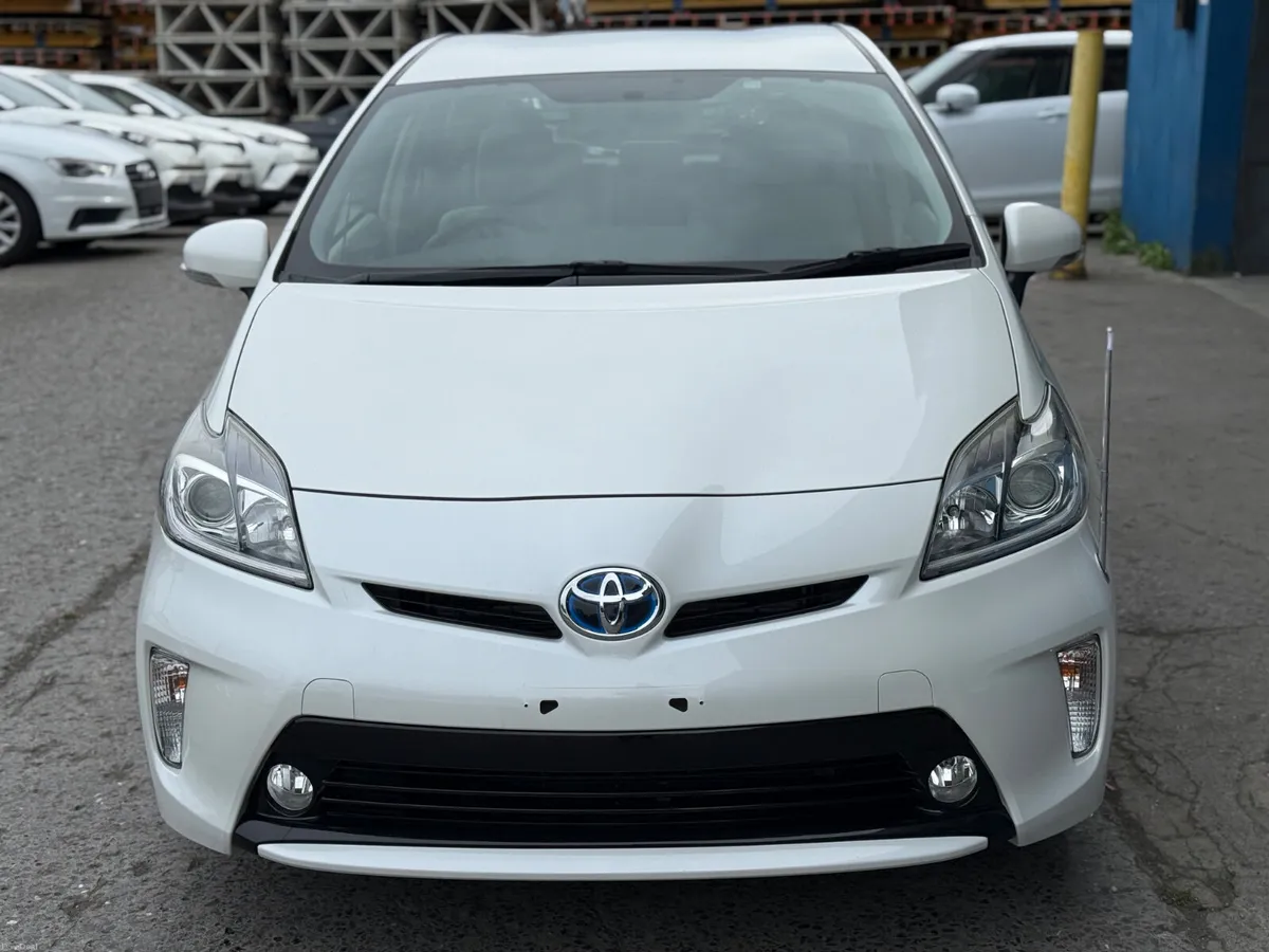 2015 TOYOTA PRIUS HYBRID AUTO/ Apple car play - Image 2