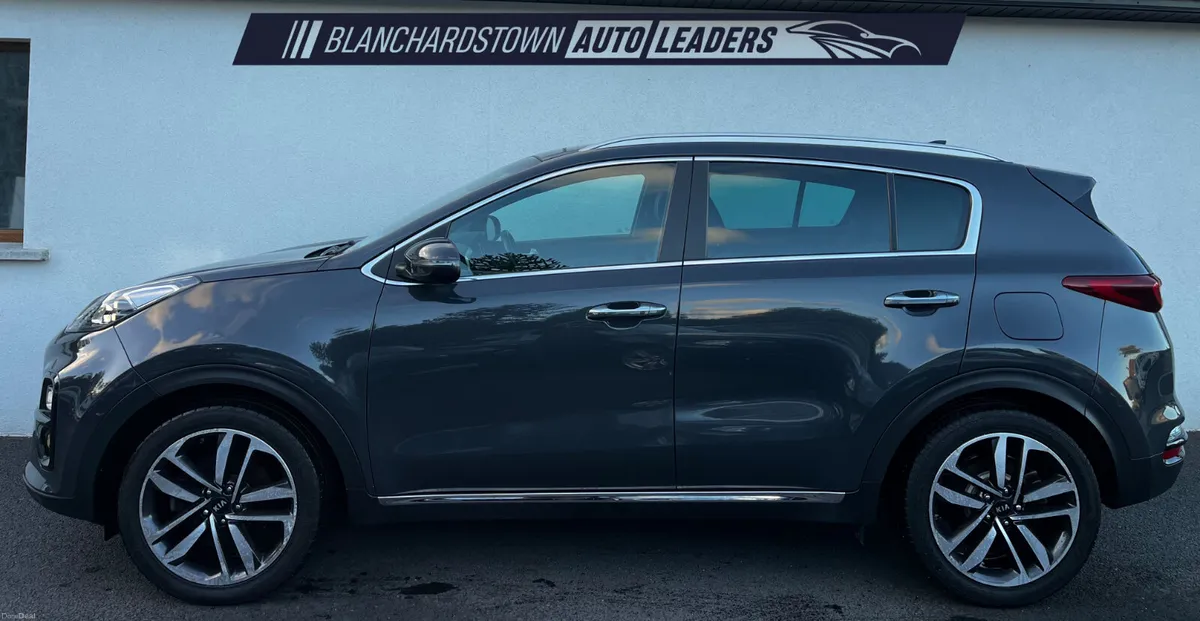 (202) KIA SPORTAGE 1.6CRDI K3 136BHP SKY VIEW NAV - Image 2