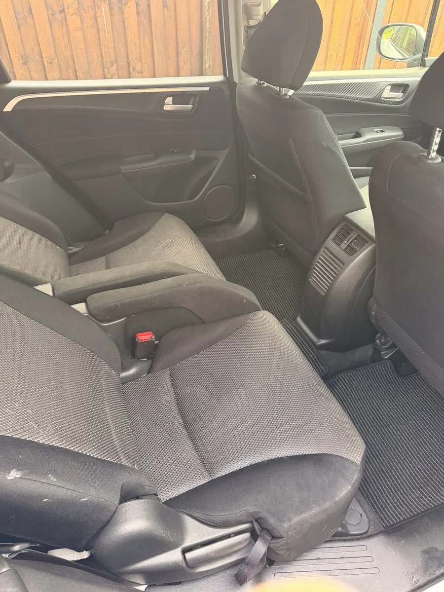 Honda jade Hybrid 6seater - Image 6