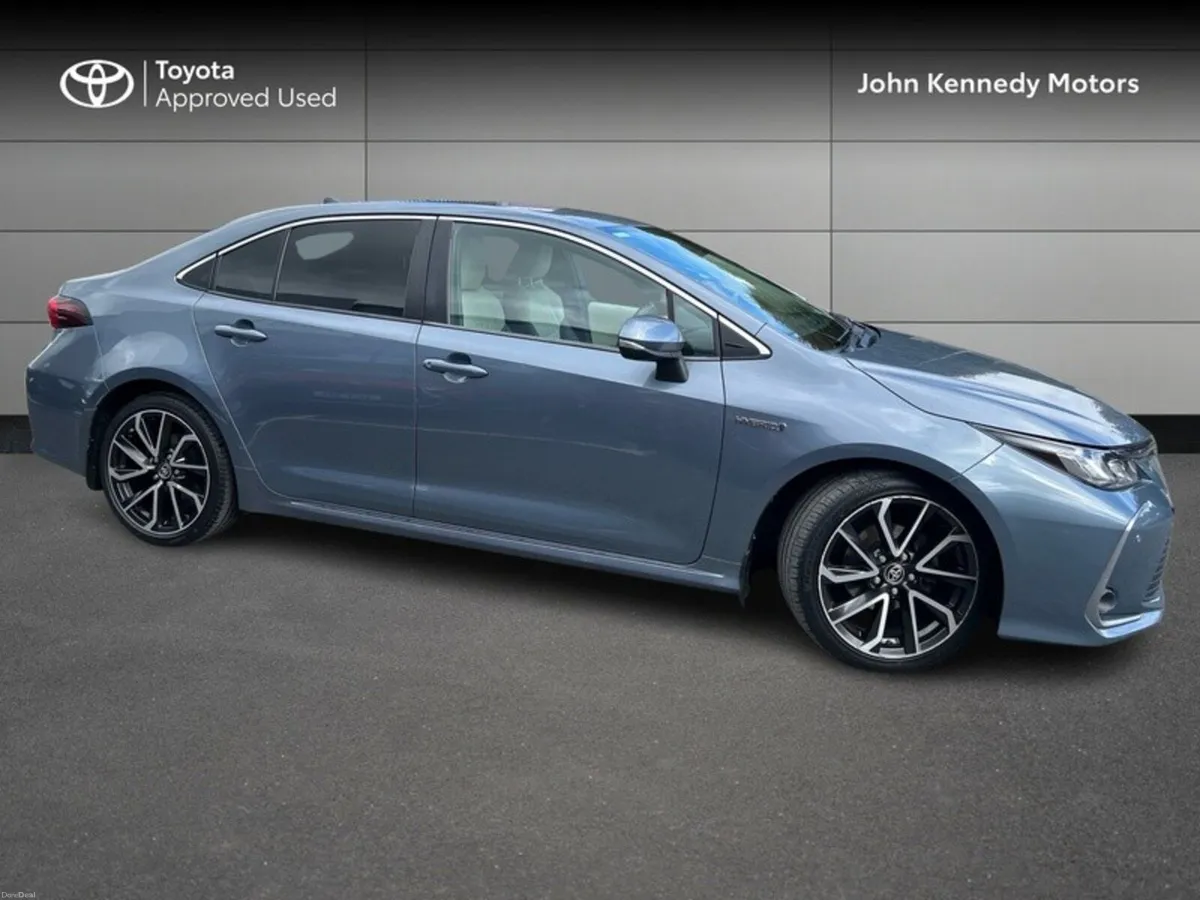 Toyota Corolla HYBRID SOL 4DR AUTO - Image 3