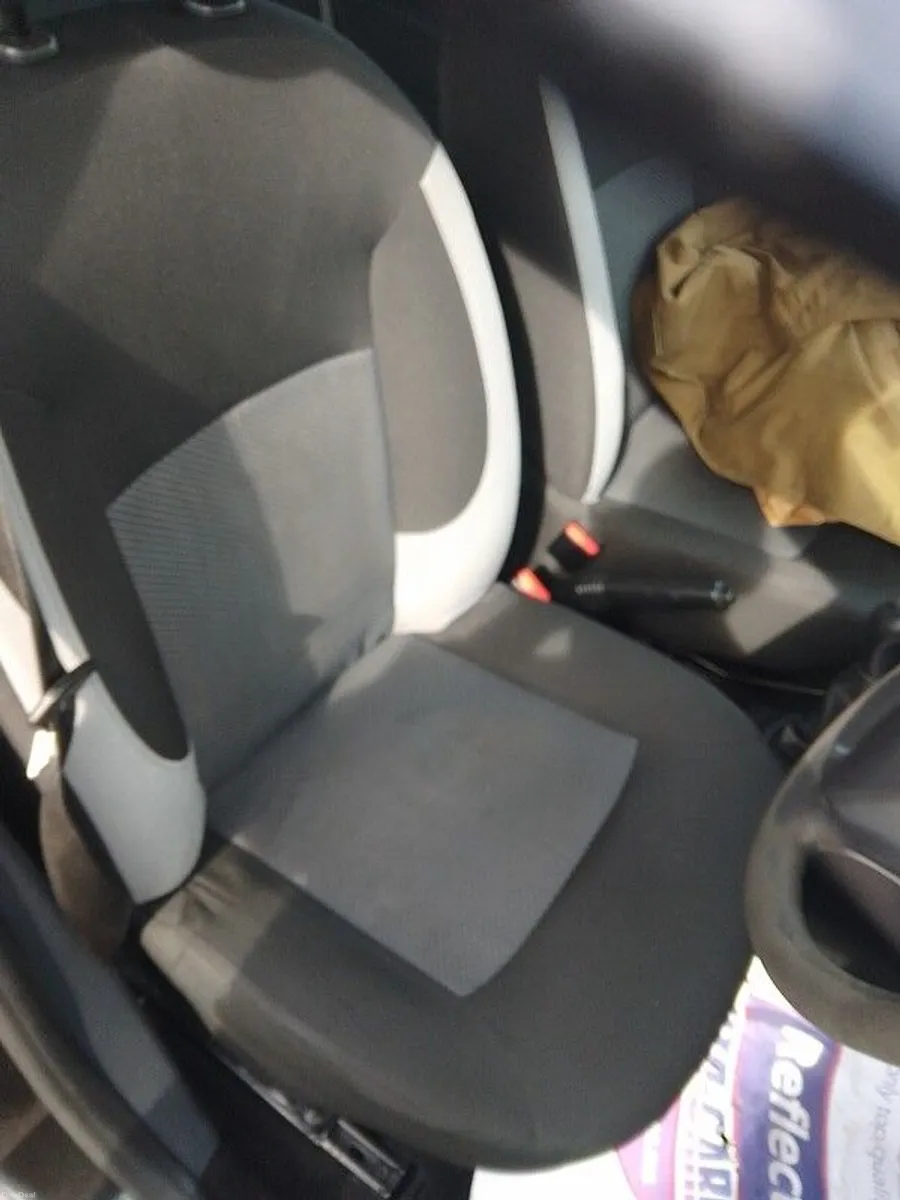 2016 Dacia Sandero - Image 3