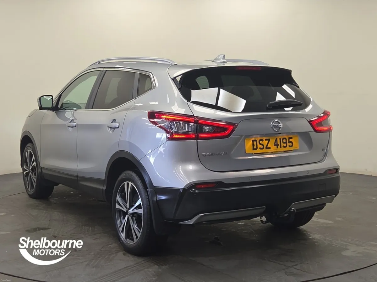 Nissan Qashqai 1.3 DiG-T N-Connecta 5dr - Image 2