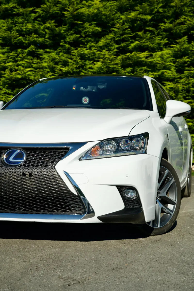 Lexus CT200H F-SPORT 2017 - Image 6