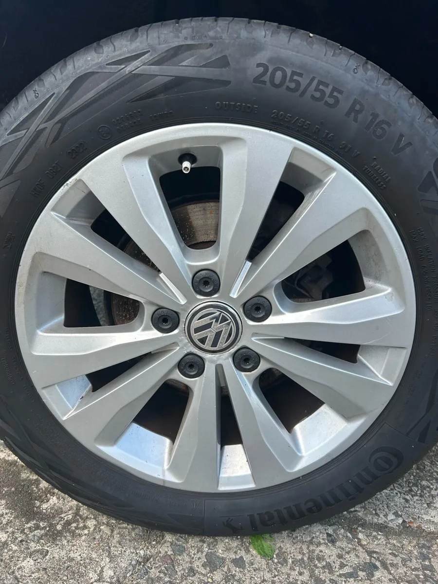 Volkswagen Golf 2017 - Image 2