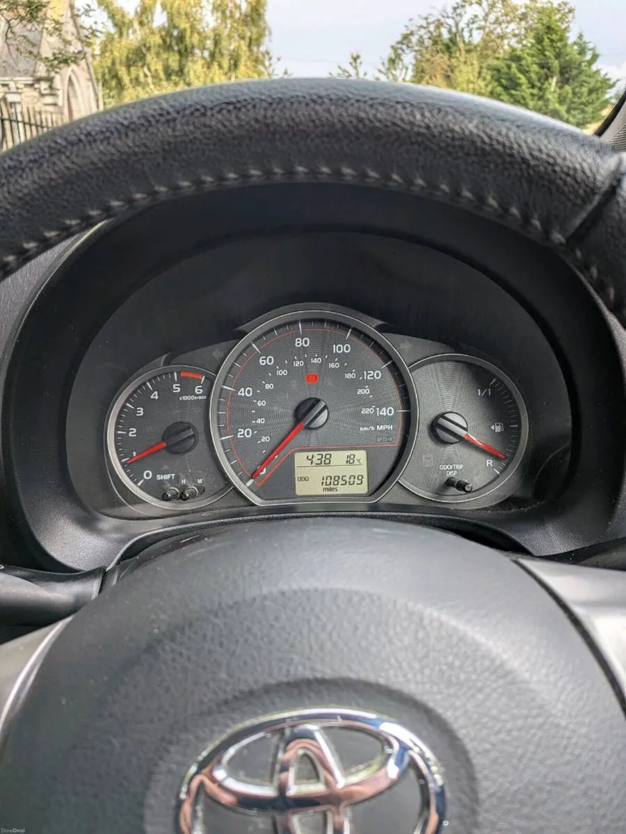2013 Toyota Yaris 1.4 d 5dr - Image 3