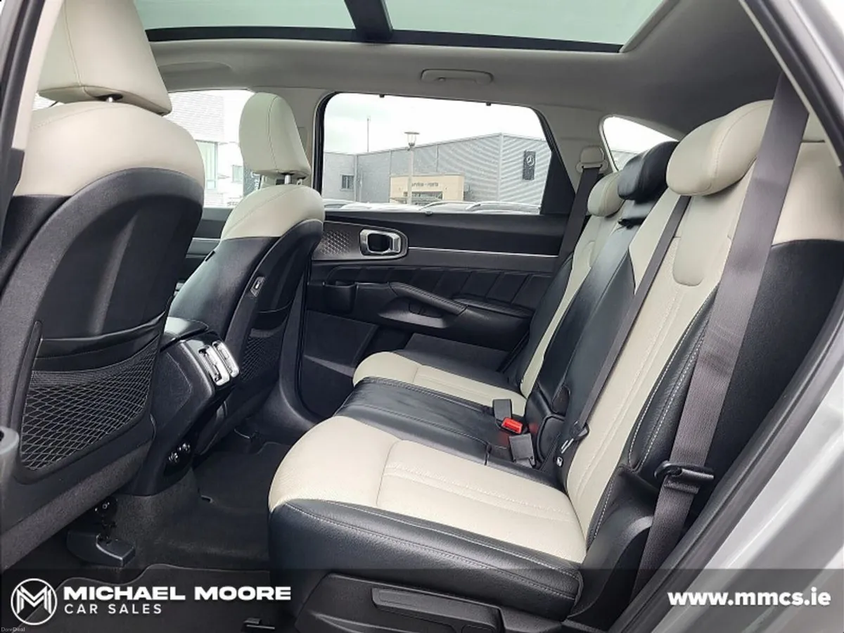 Kia Sorento K3 2.2 Diesel 4x4 AUTO*(7 Seats, PANOR - Image 6