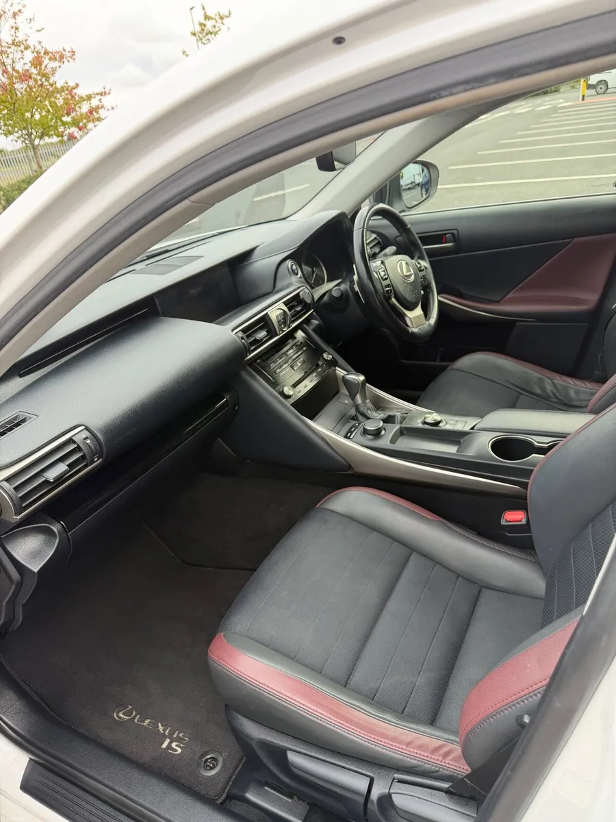Lexus - Image 4