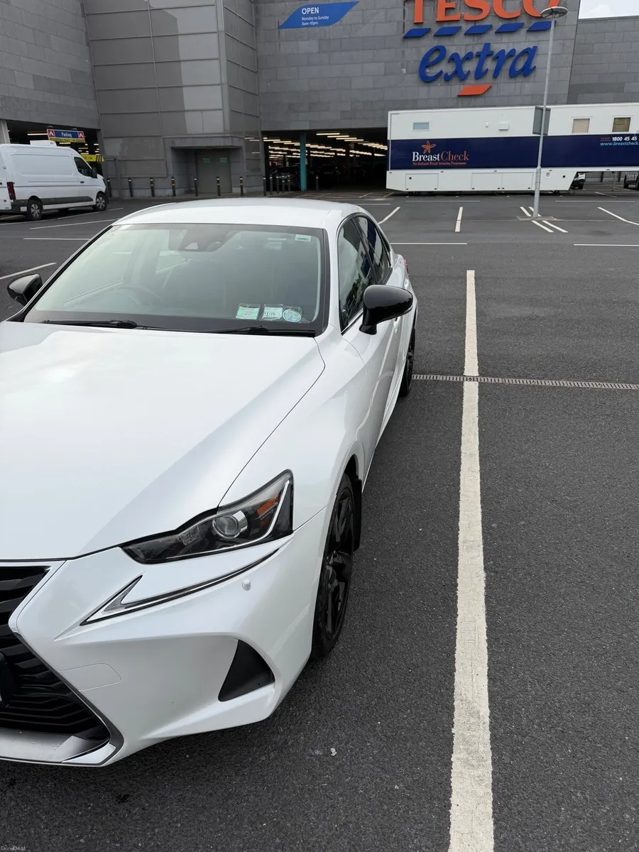 Lexus - Image 2