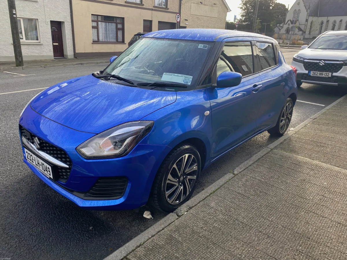 Suzuki Swift 1.2 HYBRID SZ-L 2023 - Image 3