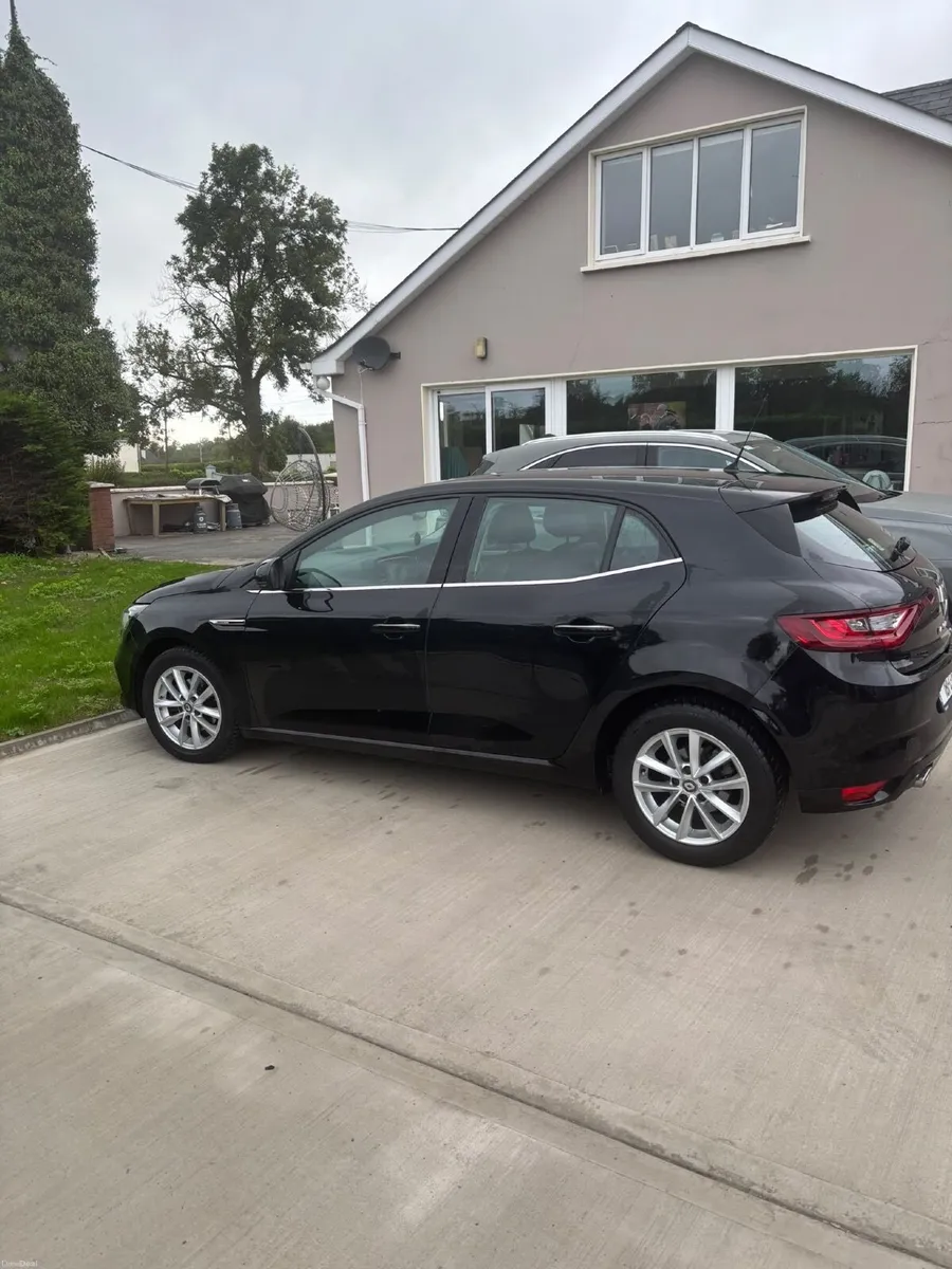 Renault Megane 2018 - Image 1