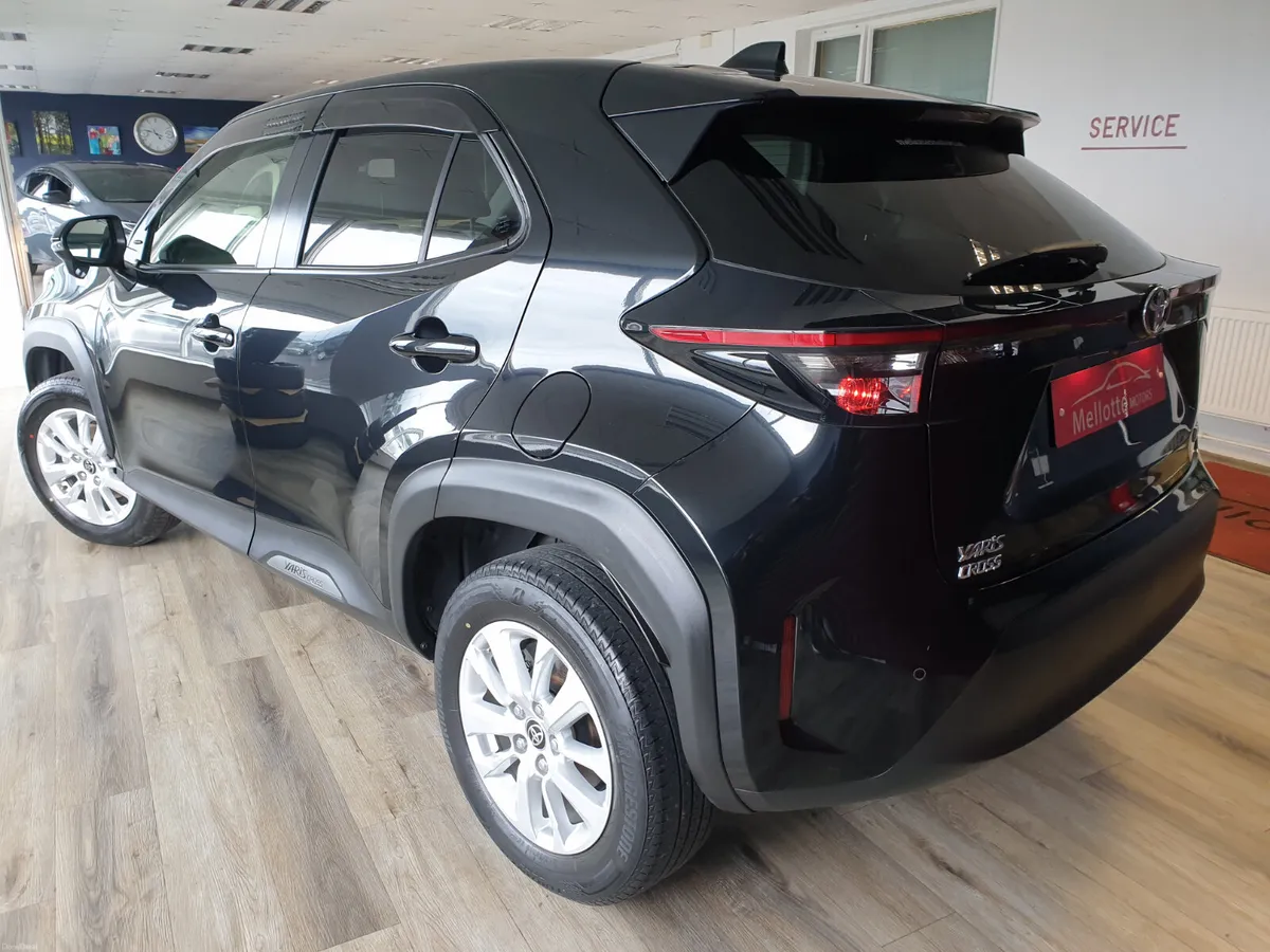 TOYOTA YARIS CROSS 1.5 HYBRID AUTO - Image 6