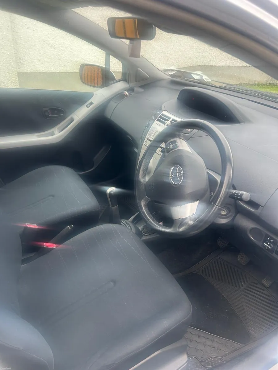 Toyota Yaris - Image 2