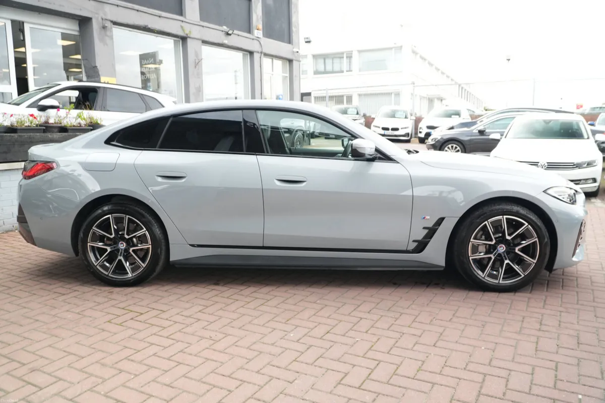 2023 BMW I4 EDRIVE 35 - Image 3