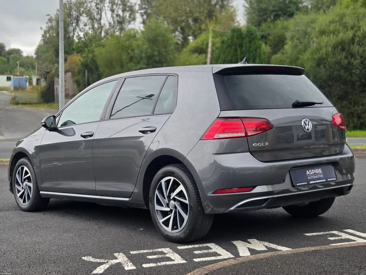 **LOW KMS** TDI - VW Golf 2019 - Image 6