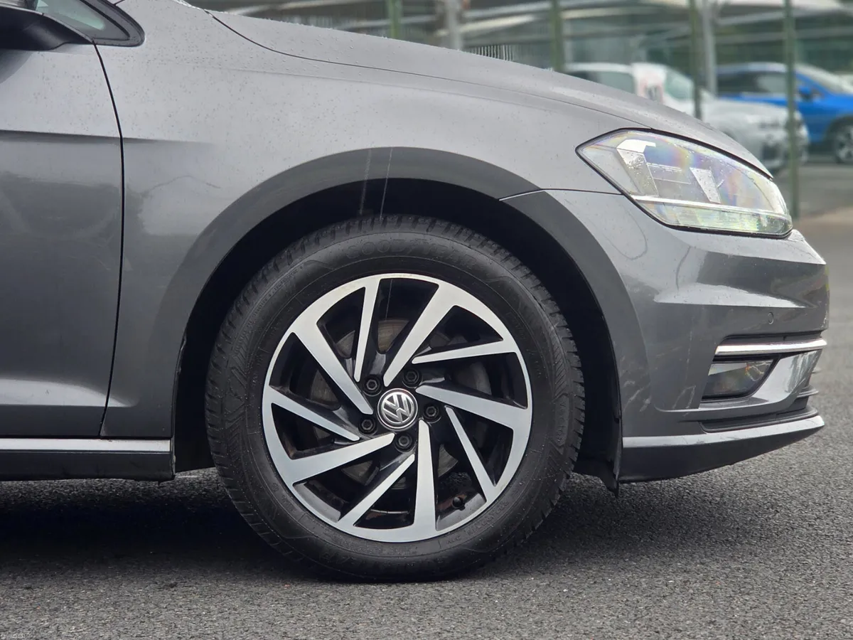 **LOW KMS** TDI - VW Golf 2019 - Image 2