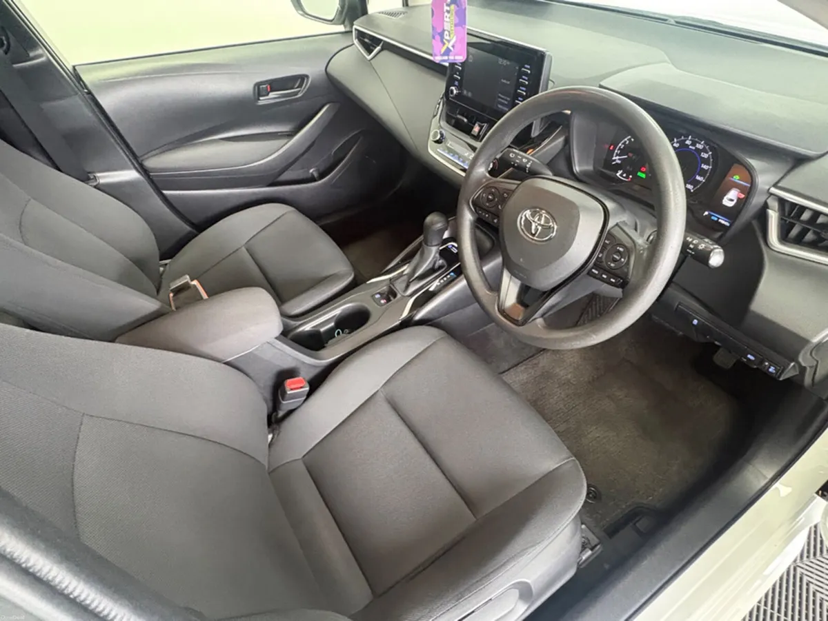 Toyota Corolla 6AA-ZWE211W 5DR AUTO - Image 6