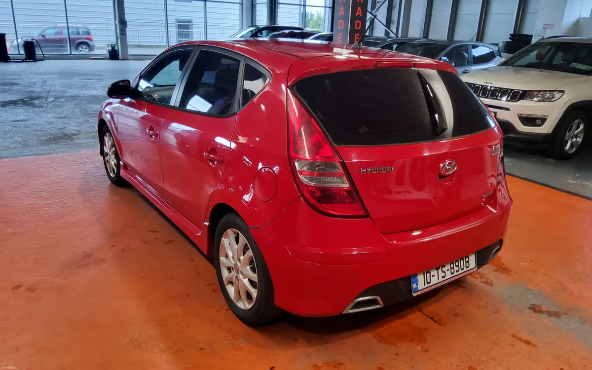 Hyundai i30 2010 - Image 5