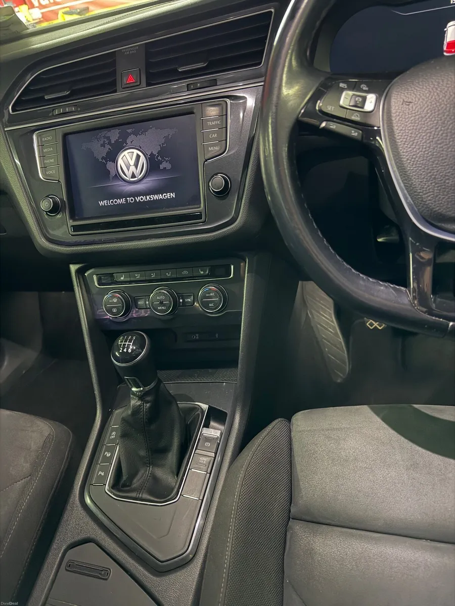 Volkswagen Tiguan 2017 - Image 2