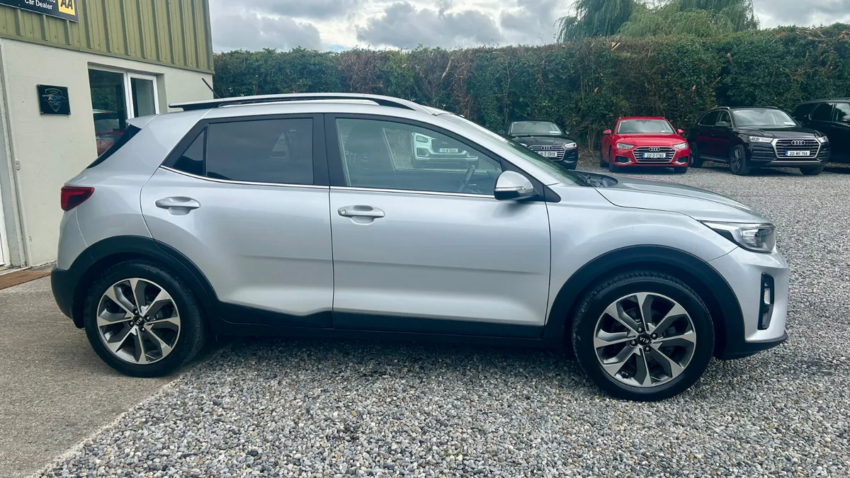 2019 Kia Stonic low mileage - Image 2