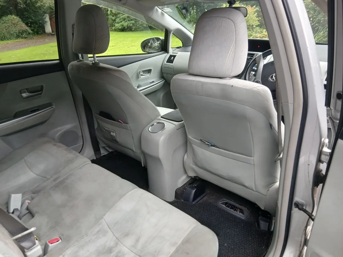 Toyota Prius 2012 - Image 4