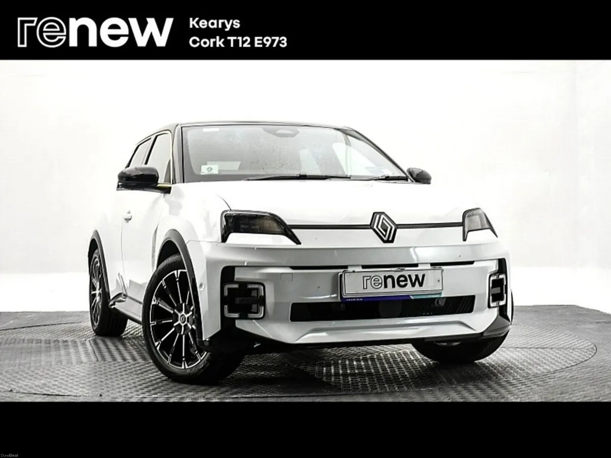 Renault 5 iconic 52kWh 150hp Demo - Image 1