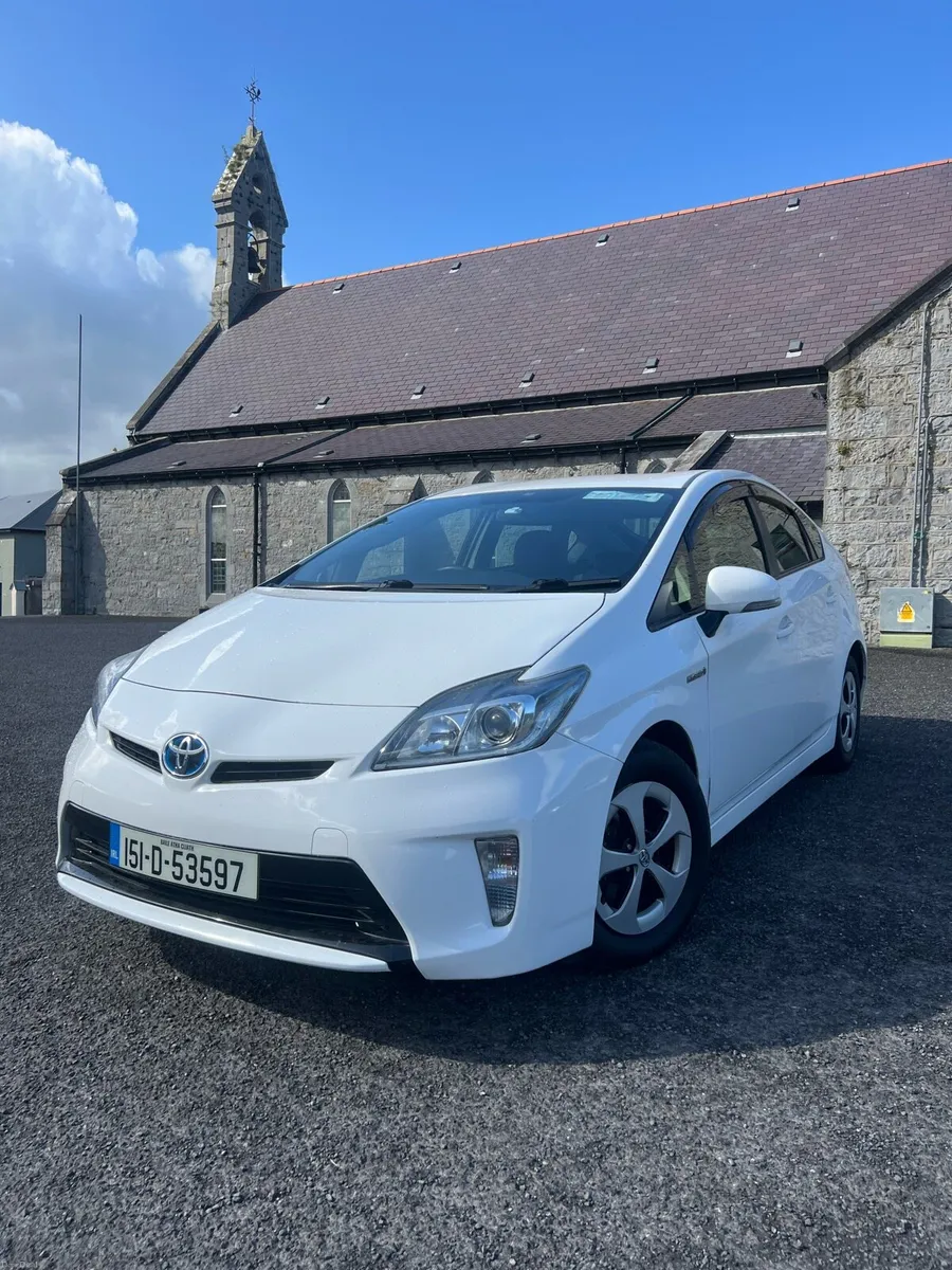 Toyota Prius 2015 - Image 1