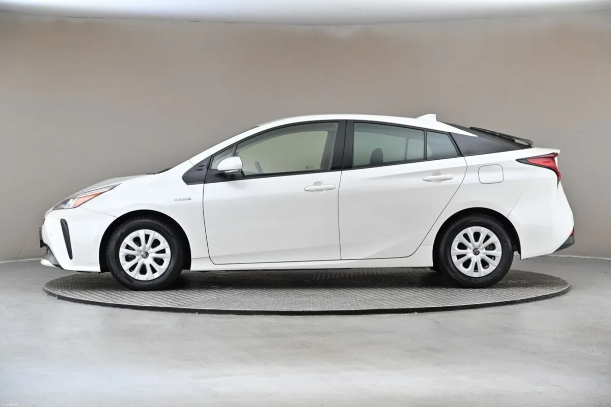 Toyota Prius 1.8 HYBRID **REVERSE CAM**PARK SENSOR - Image 5