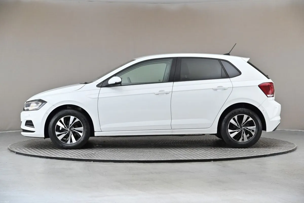 Volkswagen Polo 1.0 TSI DSG COMFORTLINE **CARPLAY* - Image 5