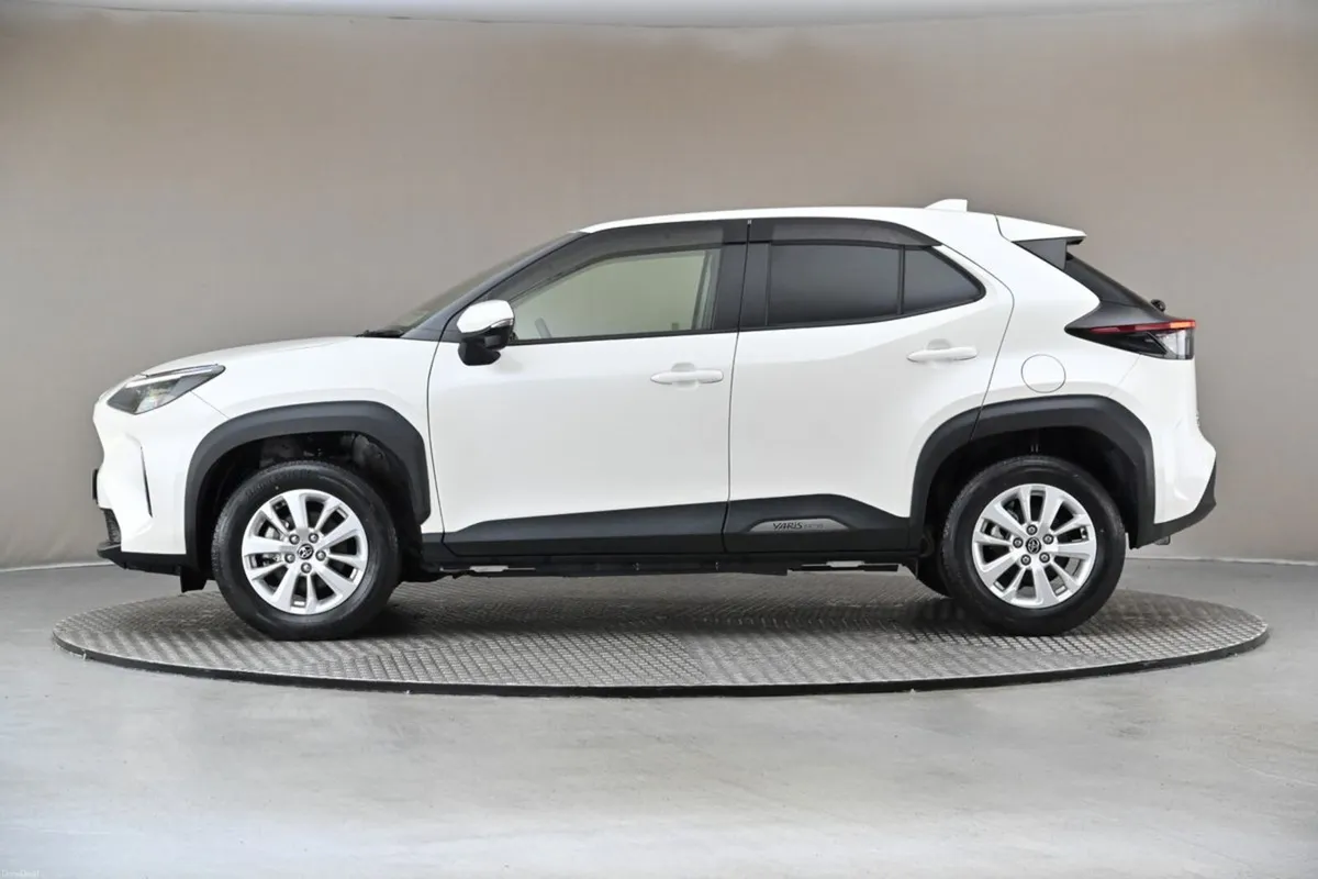 Toyota Yaris Cross 1.5 HYBRID **REVERSE CAM**PARK - Image 5